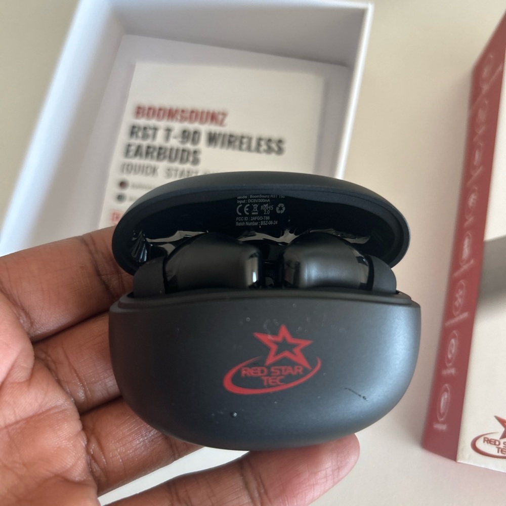 Red Star Tec Wireless Earbuds *NEW*
